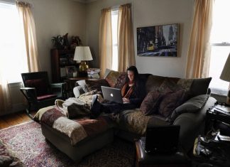 Собянин отменил обязательное требование об удаленной работе 30% сотрудников