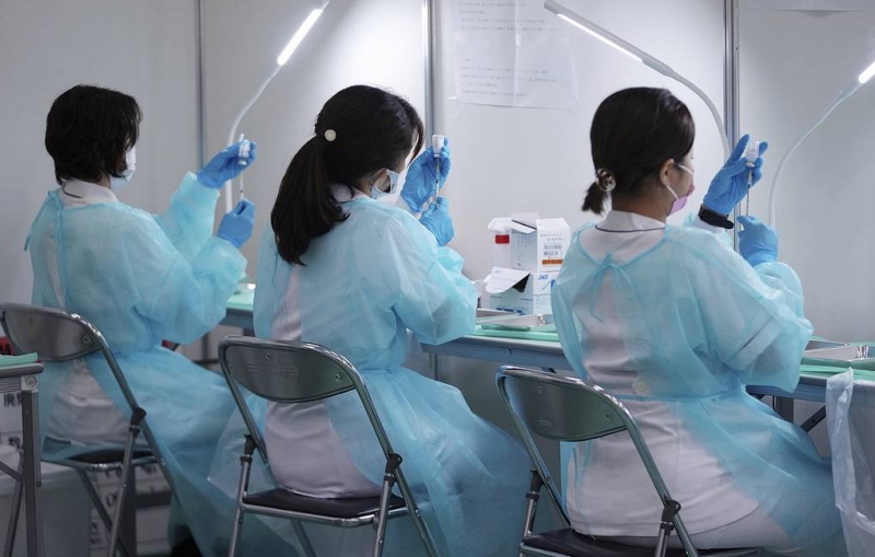В Японии два человека умерли после вакцинации от коронавируса препаратом Moderna