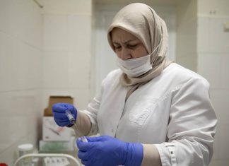 ВОЗ заявила, что в странах без вакцин увеличиваетcя риск появления новых штаммов