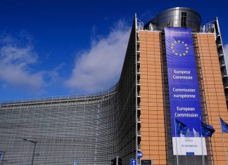 ЕК потребовала в судебном порядке ввести штрафы против Польши за нарушения прав судей