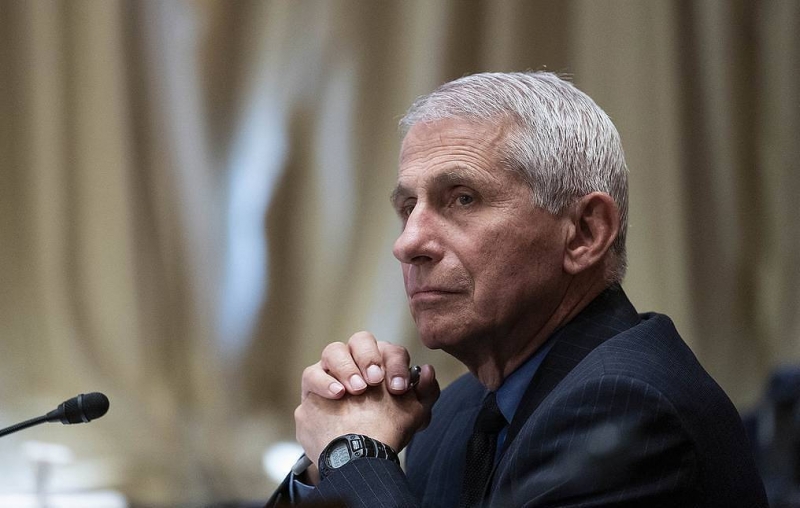 Главный инфекционист США допустил, что мю-штамм коронавируса может обходить защиту антител