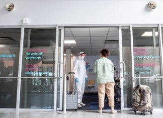 Правительство Эстонии освободило привитых вакцинами РФ от тестирования и самоизоляции