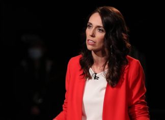 Премьер-министр Новой Зеландии назвала терактом нападение в супермаркете Окленда