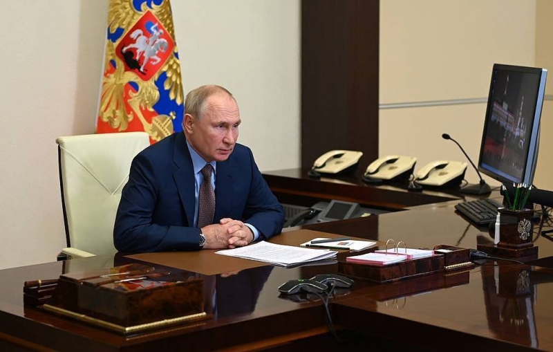 Путин на встрече с лидерами партий отметил мрачноватый юмор Жириновского