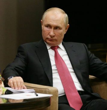 Путин рассказал, что не заразился коронавирусом благодаря высокому титру антител