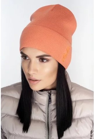 Модные зимние женские шапки оптом: важный аксессуар этой зимой