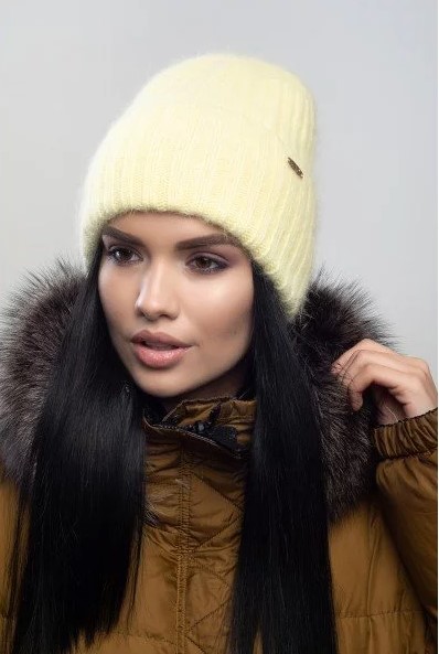 Модные зимние женские шапки оптом: важный аксессуар этой зимой