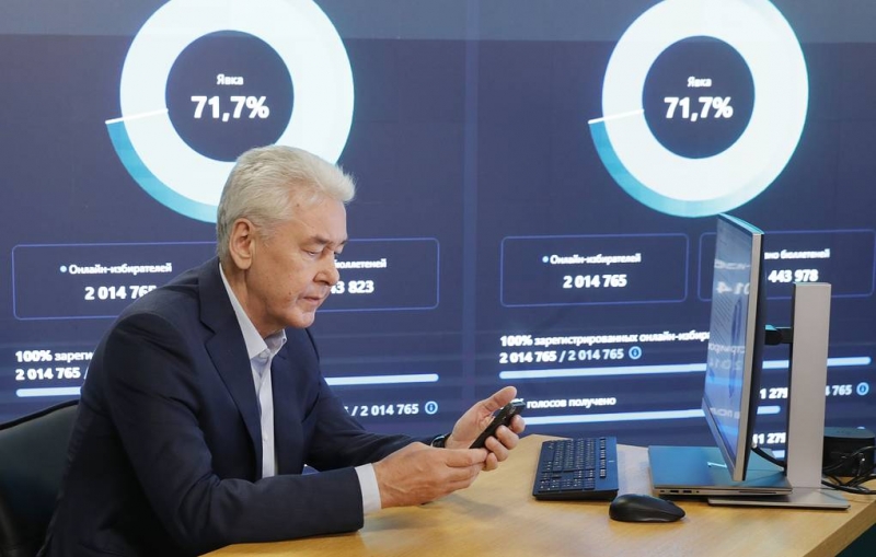 Собянин проголосовал онлайн в Общественном штабе по наблюдению за выборами в Москве

