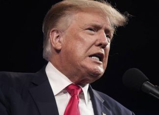 Трамп в годовщину терактов 11 сентября назвал позором решения Байдена по Афганистану