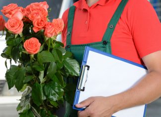 Зачем нужна доставка цветов