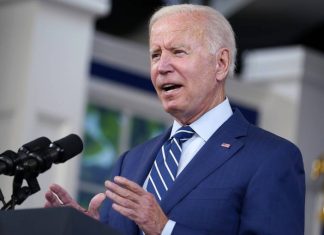 Байден: США жертвуют вакцины за рубеж и не просят ничего взамен, в отличие от России