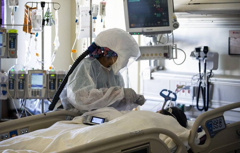 Число смертей из-за коронавируса в США превысило отметку в 700 тыс.

