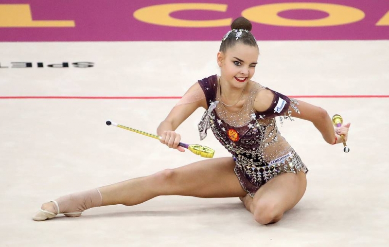 Дина Аверина стала чемпионкой мира по художественной гимнастике в упражнениях с булавами