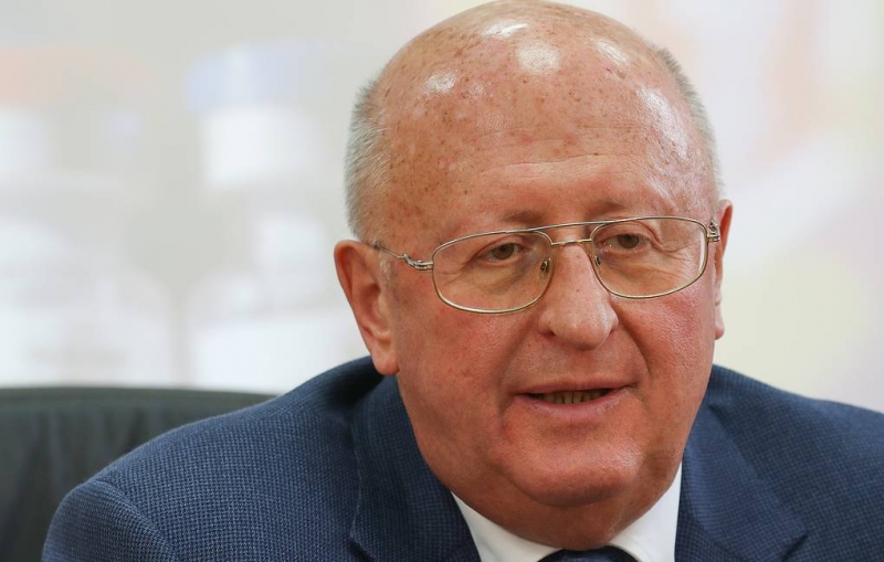 Гинцбург сообщил о незначительных побочных эффектах от вакцины для подростков

