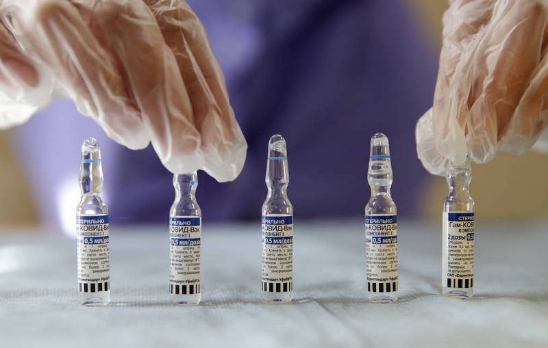 Катар включил вакцины "Спутник V" и Sinovac в список одобренных для прибывающих