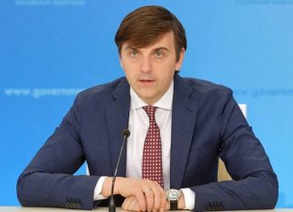 Минпросвещения не планирует массово закрывать школы из-за ковида