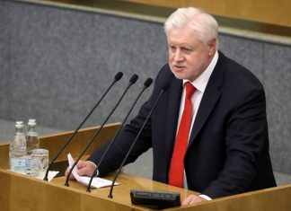 Миронов предложил главе Пенсионного фонда написать заявление об отставке