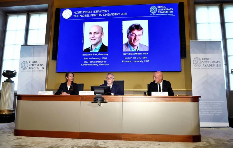 Нобелевскую премию по химии присудили за асимметрический органокатализ

