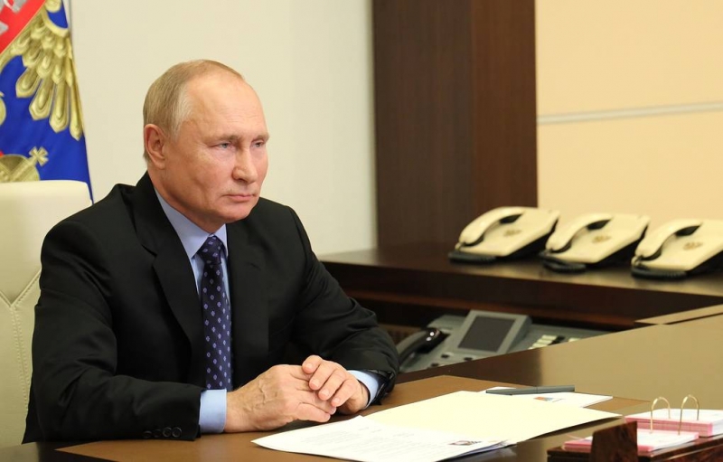 Путин поручил "Газпрому" увеличить закачку газа в хранилища в Европе