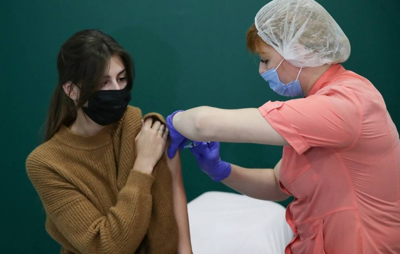 РФПИ: уровень вакцинации россиян от коронавируса достигнет 60% в ближайшие пару месяцев