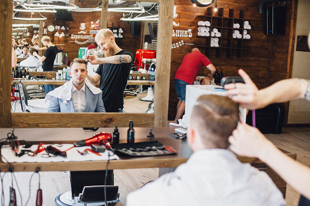 Барбершоп или парикмахерская: что лучше выбрать