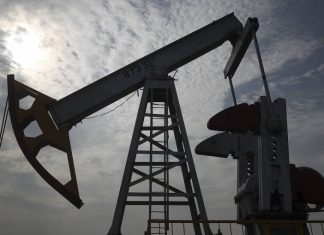 Цена нефти марки Brent на бирже ICE опустилась ниже $78 за баррель