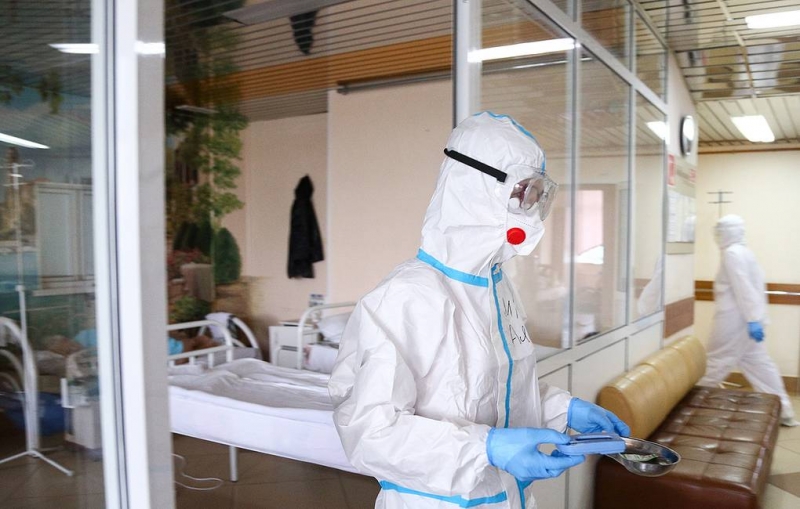 Эксперт ЦНИИ Роспотребнадзора сообщил, что штамм "омикрон" в России не обнаружен

