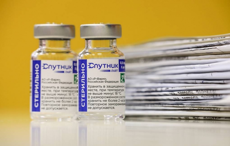 Эксперт: "Спутник" может быть немного более устойчив к штамму "омикрон"

