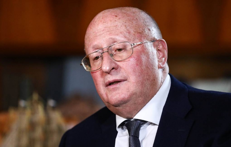 Гинцбург: побочные эффекты у подростков после вакцины связаны с небольшой температурой