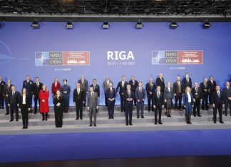 Главы МИД стран НАТО обсудили возможности санкций против РФ в случае «агрессии на Украине»