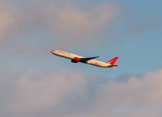 Пассажирский самолет из Пунта-Кана с возможной неисправностью шасси сел в Шереметьево