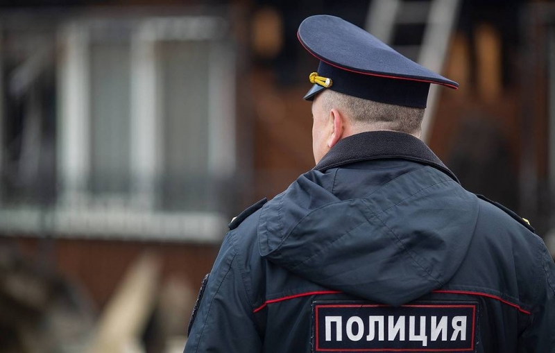 Полицейские установили родителей ребенка, оставленного в метро Москвы

