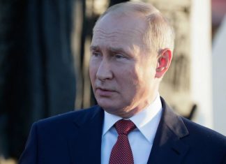 Путин поддержал идею о дополнительной выплате участникам обороны Севастополя