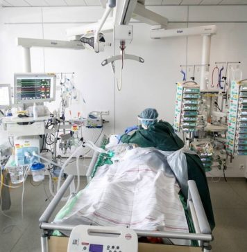 В «красной зоне».
Заболеваемость ковидом растет по всей Европе