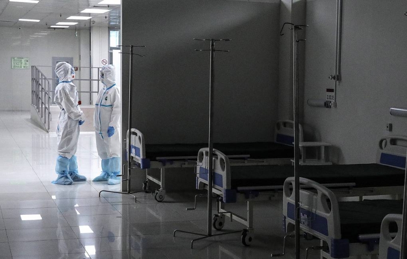 В России зафиксировали 1 195 смертей из-за коронавируса за сутки. Это новый максимум