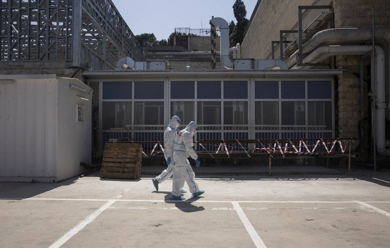 Власти Израиля объявили о закрытии границ на 14 дней из-за штамма "омикрон"