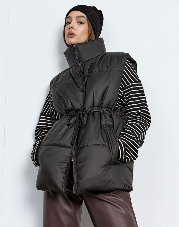 Стильный жилет на синтепоне: преимущества