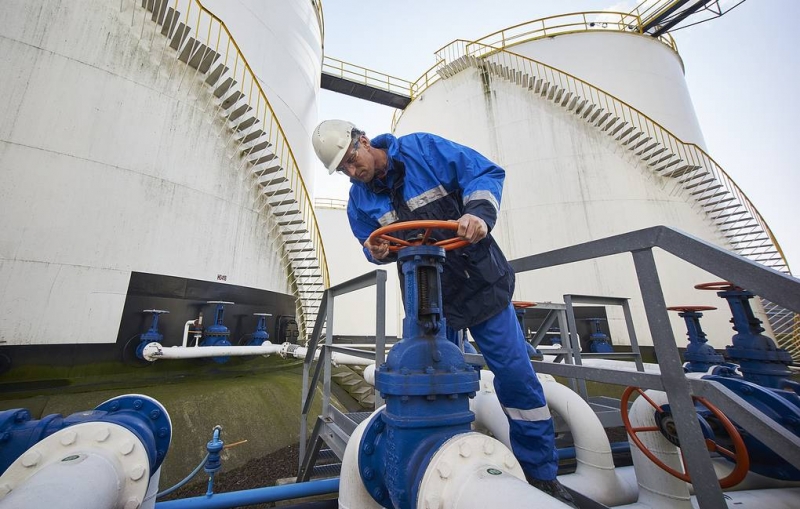 "Газпром" восьмой день подряд не бронирует мощности прокачки газа по "Ямалу - Европе"