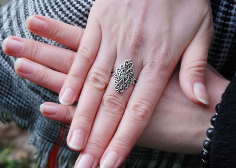 Кольцо из серебра - оригинальный подарок