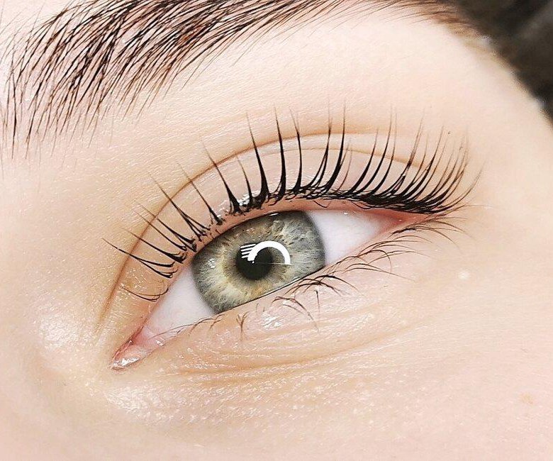 Ламинирование ресниц: почему стоит сделать эту процедуру