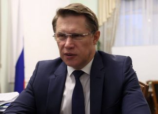 Мурашко: вакцинация подростков от коронавируса начнется в России до конца 2021 года