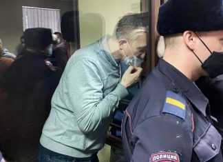 Обвиняемого в вымогательстве экс-главу СК по Кузбассу приговорили к 10 годам колонии