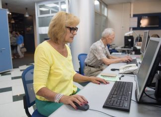 Опрос показал, сколько россиян планируют продолжить работать после выхода на пенсию