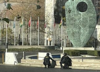 Полиция оцепила улицу у штаб-квартиры ООН из-за вооруженного мужчины