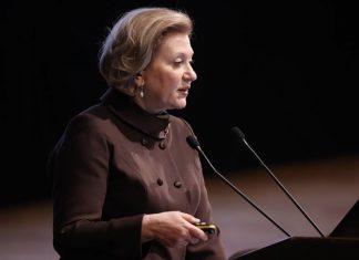 Попова заявила, что из 16 заразившихся «омикроном» в РФ 11 были вакцинированы от ковида