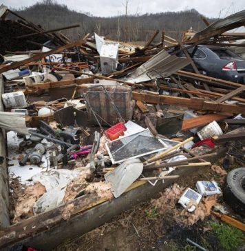 В результате торнадо в штате Кентукки погибли 70 человек