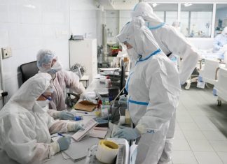 В России за сутки выявили 32 602 заразившихся коронавирусом