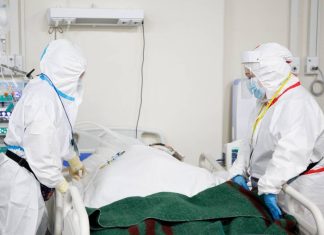 Эксперт рассказал, как штамм «омикрон» может проникать в организм человека