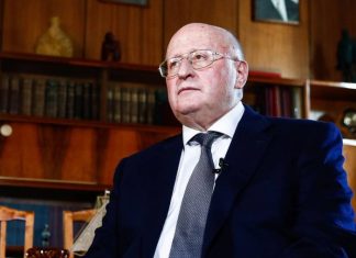 Гинцбург заявил, что вакцинация от COVID-19 не может стать платной