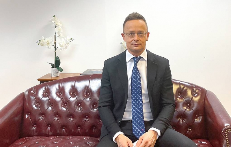 Глава МИД Венгрии прокомментировал обвинения о тесном сотрудничестве с РФ в энергетике

